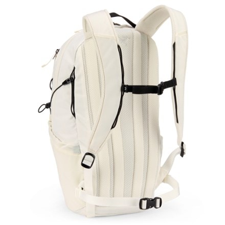 Arc'teryx Mantis 16 Pack 3