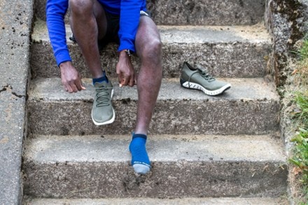 Darn Tough Run No-Show Tab Ultralightweight Socks - Men's 2