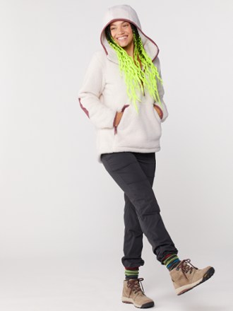 The North Face Campshire Fleece Pullover Hoodie 2.0 - Women's 3