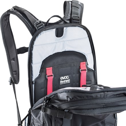 EVOC FR Trail Blackline 20 Pack 2