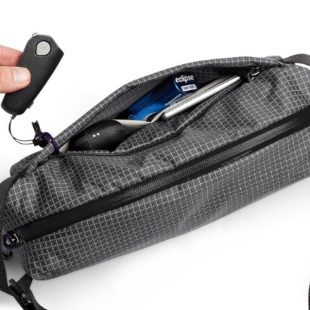Bellroy Lite Sling 7 L 6