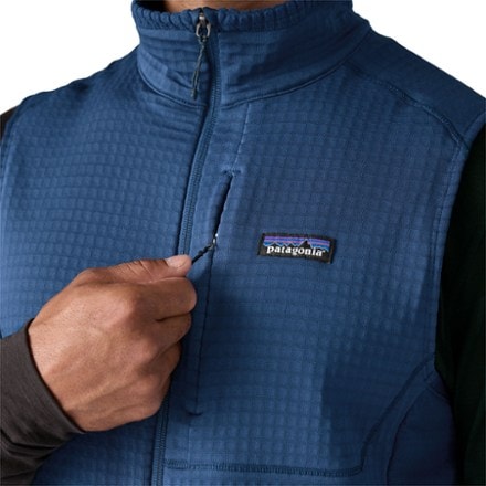 Patagonia R1 Vest - Men's 5