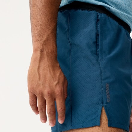 Brooks Dash 6" Shorts - Men's 3