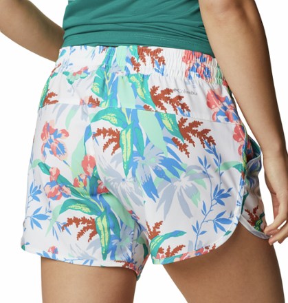 Columbia Bogata Bay Stretch Print Shorts - Women's 4