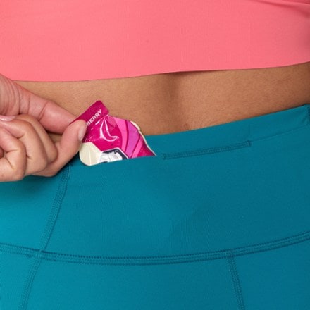 Janji Pace 7" Shorts - Women's 5