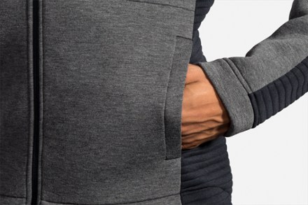 brooks interval hoodie