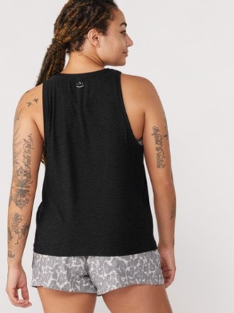 Women's Yoga Shirts