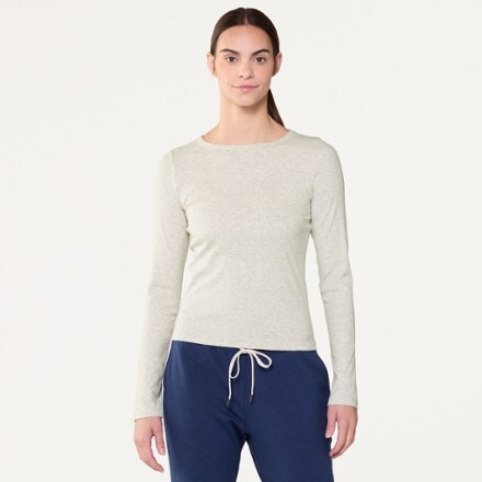 Vuori Long-Sleeve Pose Subtle Scoop T-Shirt - Women's 2