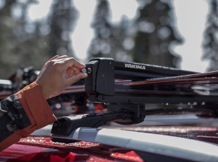 Yakima FreshTrack 6 Ski/Snowboard Mount 1