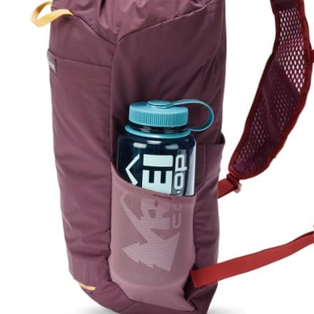 Cotopaxi Empacable 16 L Pack Water bottle pocket (Water bottle sold separately)