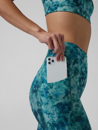 Athleta Salutation Stash Pocket II Printed 7/8 Tights - Women's 8