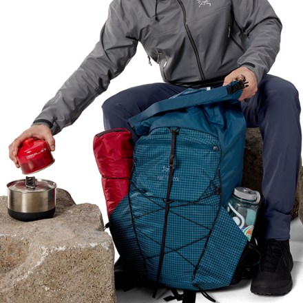 Arc'teryx Aerios 35 Pack 6