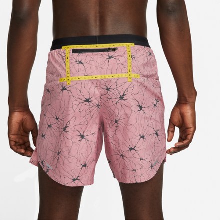 Nike Stride Dye 7" Shorts - Men's 1