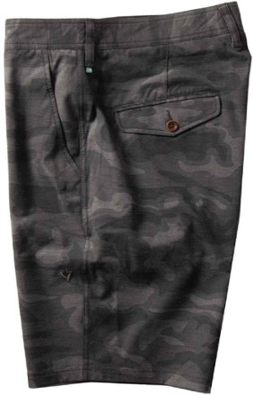 VISSLA Canyon Hybrid Walkshorts - Men's 2