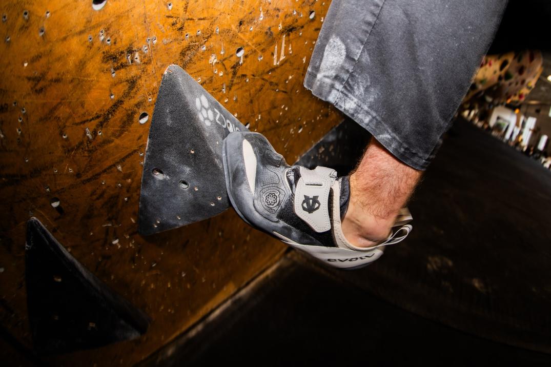 Location Image for V6 LV Climbing Shoes - Women's