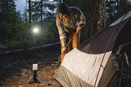 Coast EAL75R 2000 Lumen Voice-Control Rechargeable Telescoping Lantern 9