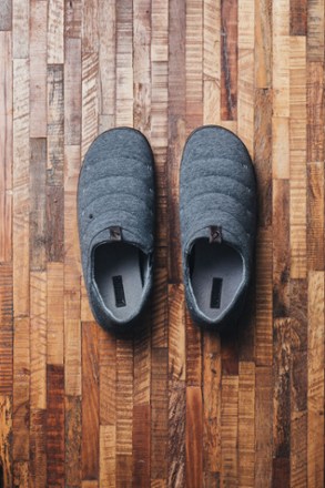 OluKai Mahana Slippers - Men's 6