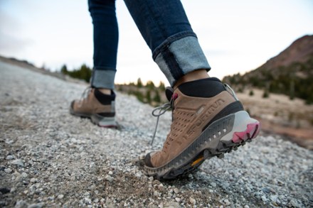 rei la sportiva womens hiking boots