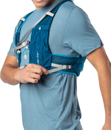 Nathan Vapor Air Lite 4 L Hydration Vest 7