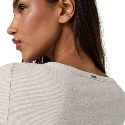 Vuori Long-Sleeve Pose Subtle Scoop T-Shirt - Women's 3