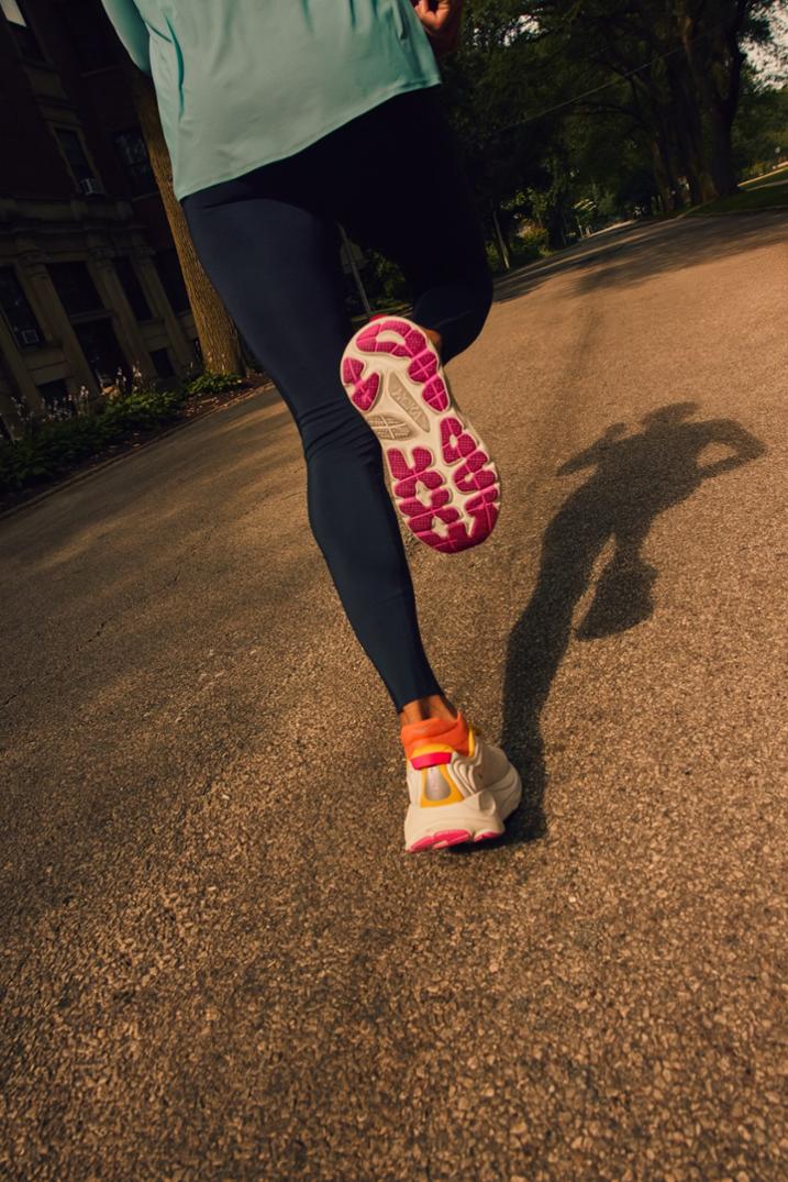 Location Image for Gaviota 6 Road-Running Shoes - Women's