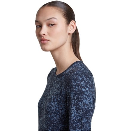 Icebreaker Merino 200 Oasis Long-Sleeve Crewe Moss Bloom AOP Base Layer Top - Women's 3