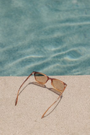 Location Image of color Caramel
