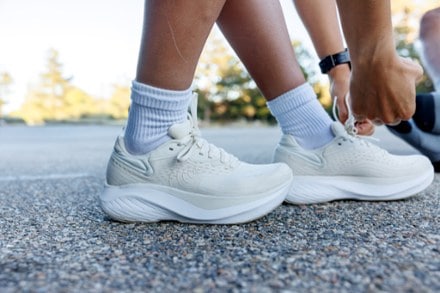 Location Image for Atmos 2 Road-Running Shoes - Women's