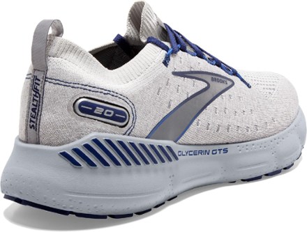 Brooks shoes deals outlet stores