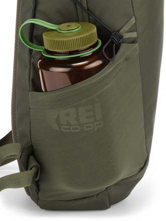 Arc'teryx Mantis 16 Pack Water bottle pocket (Water bottle sold separately)