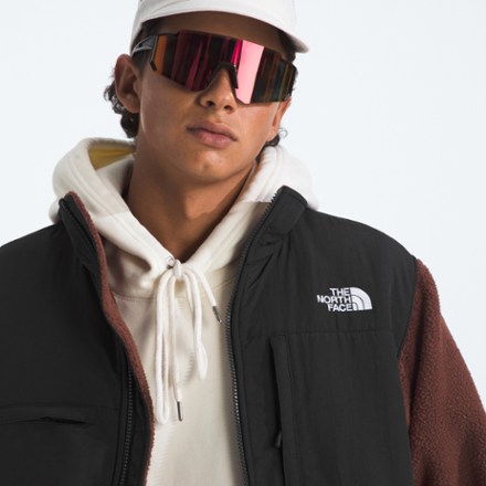 The North Face Retro Denali Jacket - Men's 4