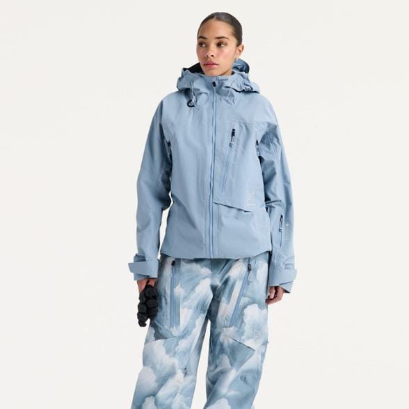 On Body Image of color Airstream Blue