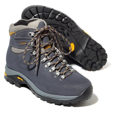 women's zamberlan hiking boots