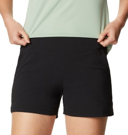 Mountain Hardwear Dynama/2 Shorts - Women's 4