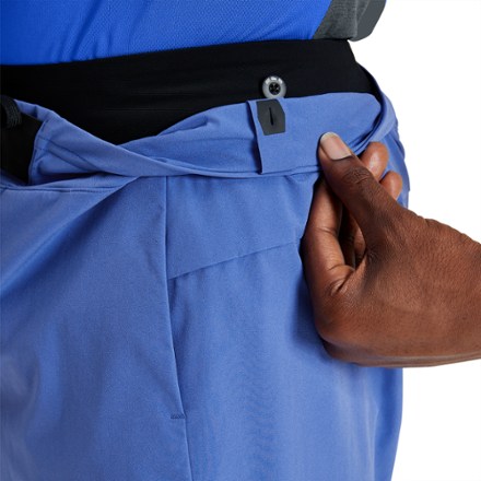 On Hybrid Shorts - Men's 5