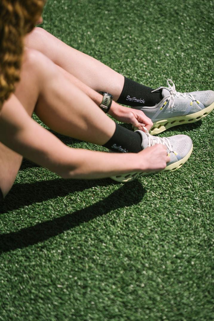 Location Image for Flite XT Mid-Crew Socks