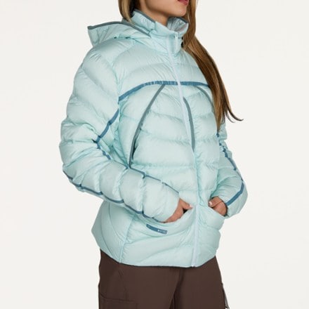 SENIQ Wildpuff Down Hoodie - Women's 5