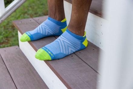Darn Tough Run No-Show Tab Ultralightweight Socks - Men's 1