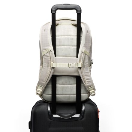 Cotopaxi Allpa 18 L Daypack 7