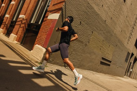 Location Image for Clifton 10 Road-Running Shoes - Men's