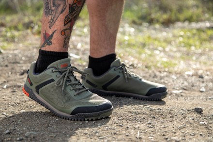 Location Image for Ridgeway Mesh Low Shoes - Men's