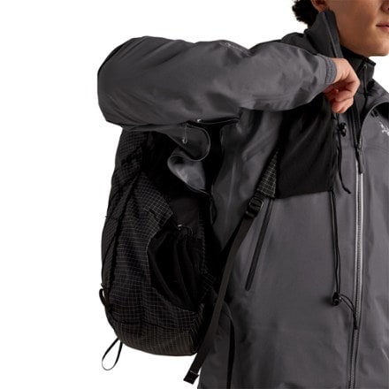 Arc'teryx Beta SL Jacket - Men's 6
