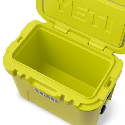 YETI Roadie 15 Cooler 5
