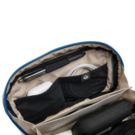 Nomadix Traveler Tech Sling Bag 5