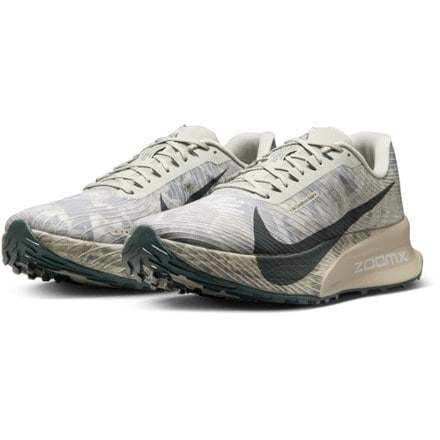 Nike ACG Ultrafly Trail-Running Shoes 2
