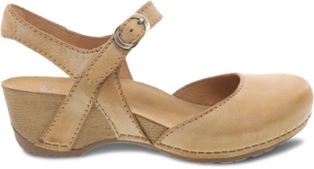 Dansko closed toe sandals discount