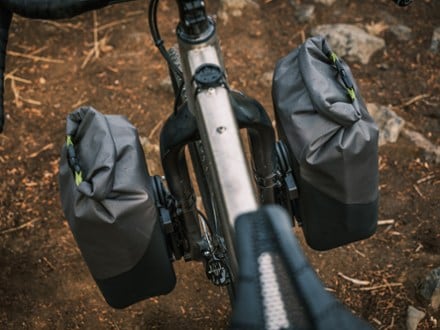 Old Man Mountain 7 L Hemlock Pannier Bags with FLiP Cages - Pair 6