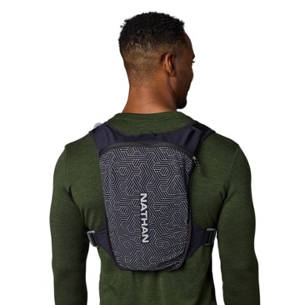 Nathan HyperNight QuickStart 3.0 4 L Hydration Vest 3