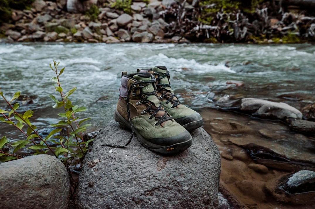 Location Image for Inquire Mid Hiking Boots - Women's