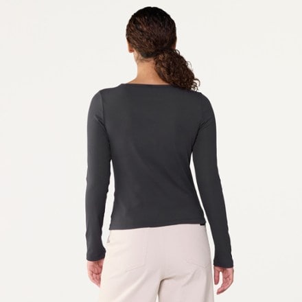 Vuori Long-Sleeve Pose Subtle Scoop T-Shirt - Women's 4